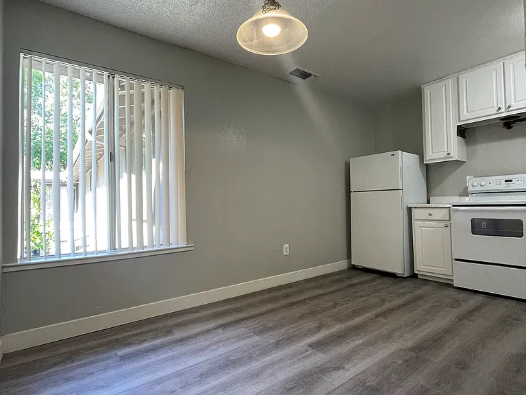 410 U St #I — Photo 2