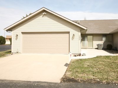 1090 Pinetree Ln, Galesburg, IL, 61401