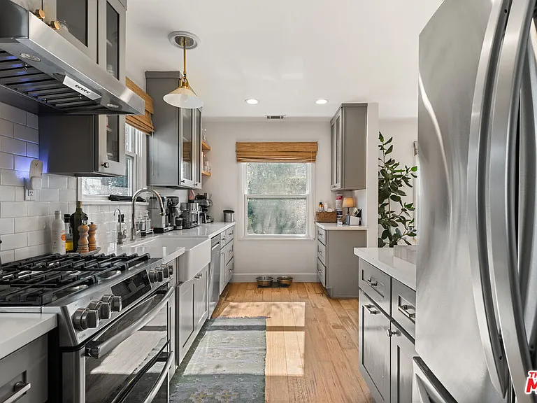 7560 McConnell Ave — Photo 5