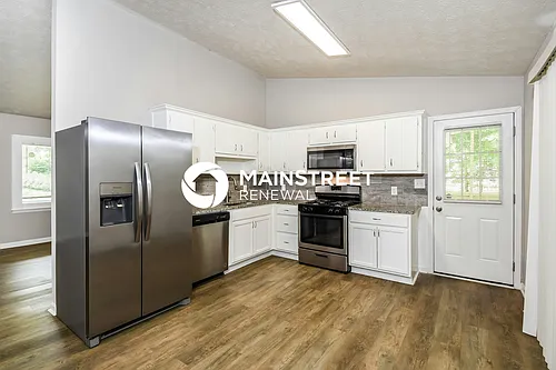 550 Pineland Cir SW Photo 1