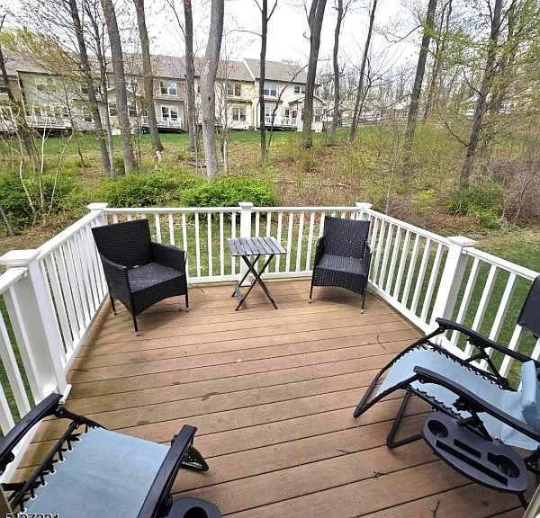 76 Albert Ct — Photo 10