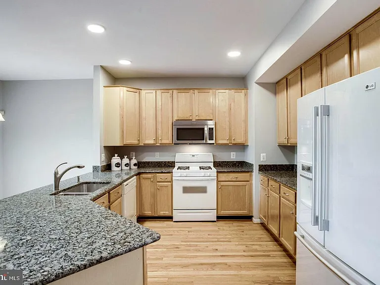 12476 Casbeer Dr — Photo 10