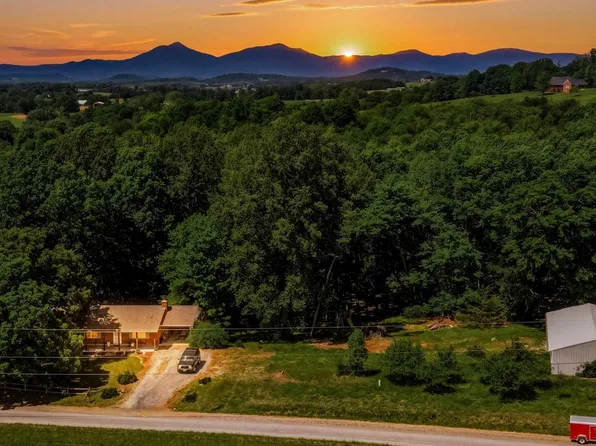 107 Shepherd Ln, Bedford, VA 24523