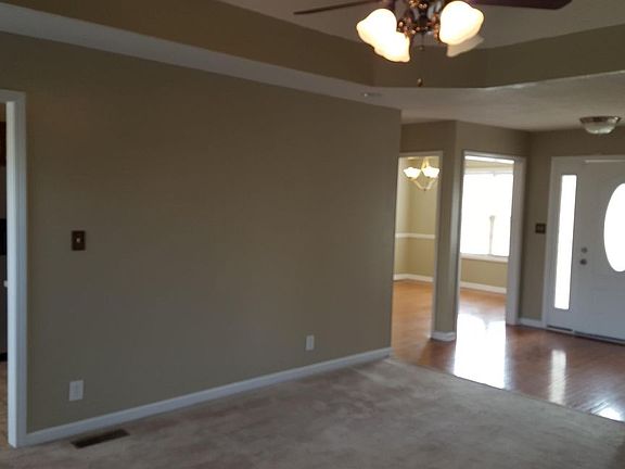 4th image of 1045 Glenhurst Way