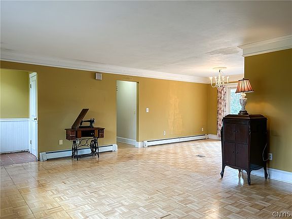 5th image of 4438 Young Rd