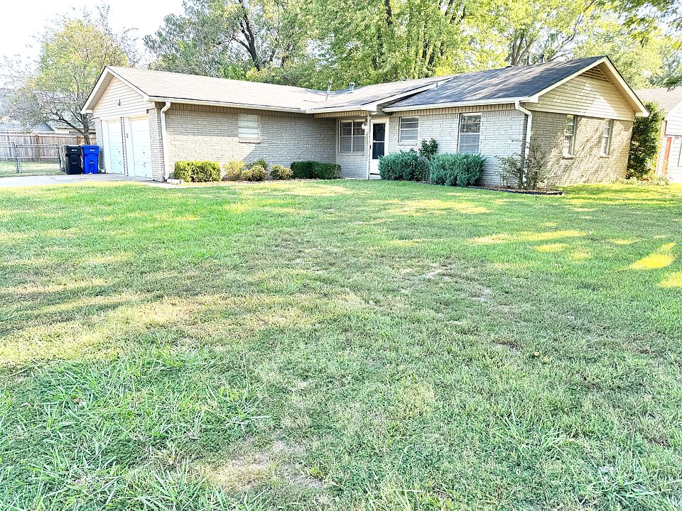 1st image of 1947 S Fern Ave