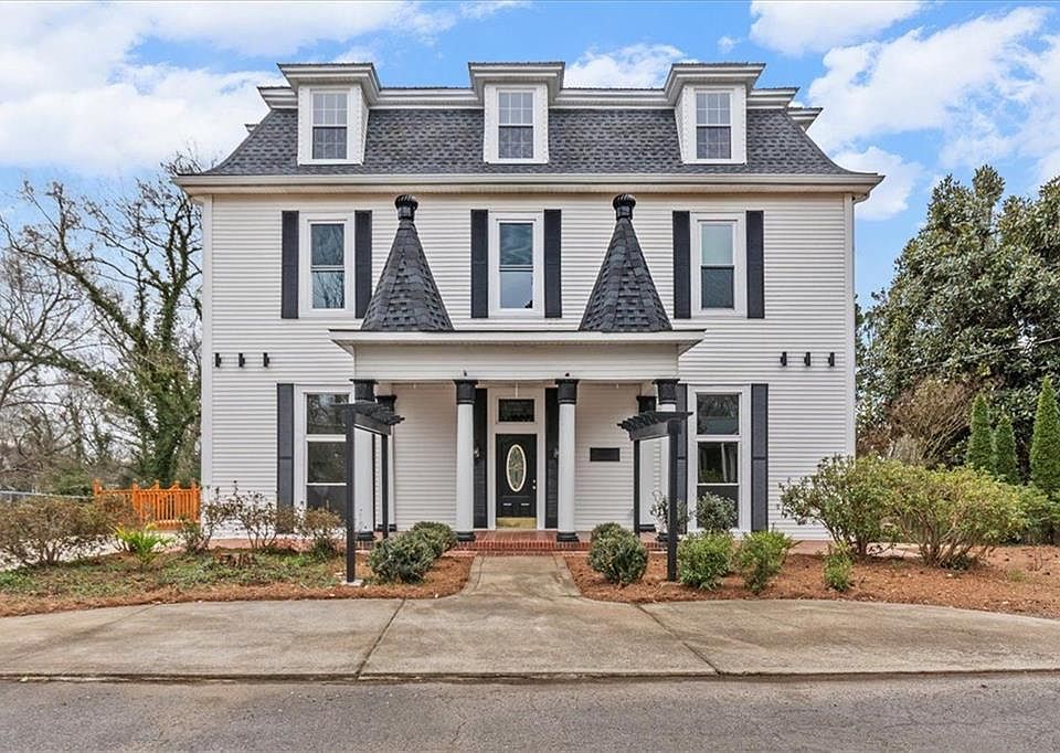 1st image of 1804 Gordon St NE