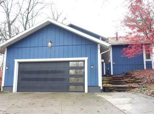 216 Lake Front Dr, Akron, OH 44319