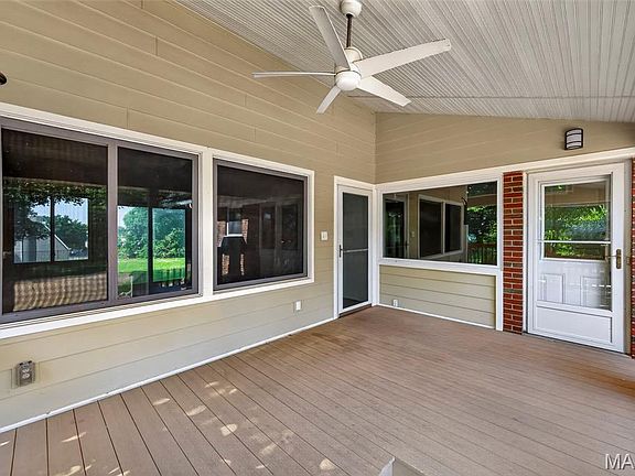 4th image of 3278 Taylor Ave