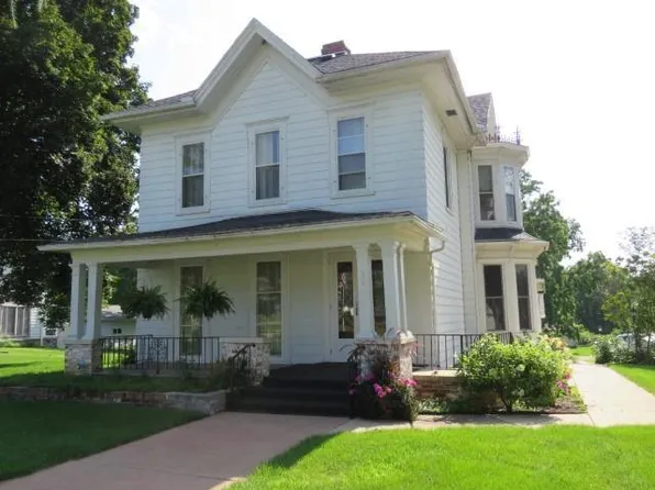 312 South College Avenue, Fox Lake, WI 53933