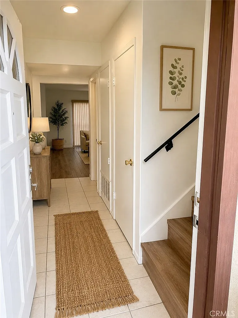 3 bed, 2.5 bath, 1848 sqft, $4,200 — Photo 3