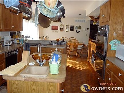 4th image of 785 Sutton Pl