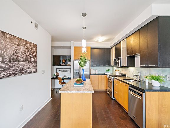 5th image of 170 King St Unit 839