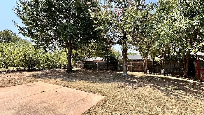 726 Garden Grv — Photo 30