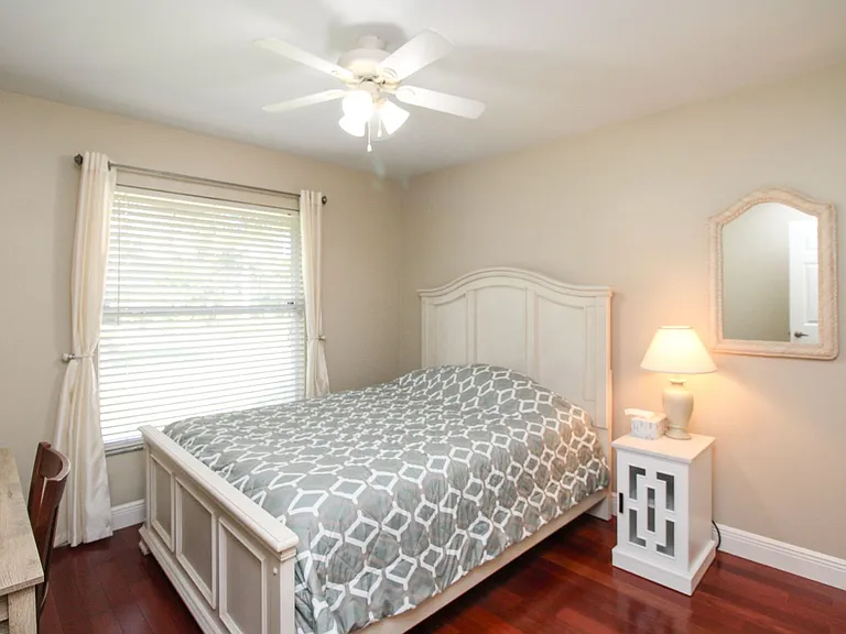 333 Wentworth Ct — Photo 42