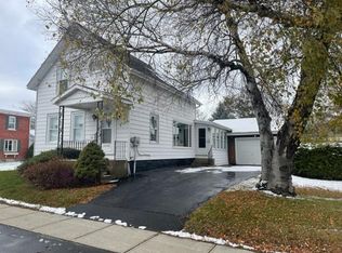 4 Chapman St, Rouses Pt, NY 12979