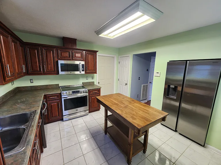 1743 Moses Ave — Photo 5
