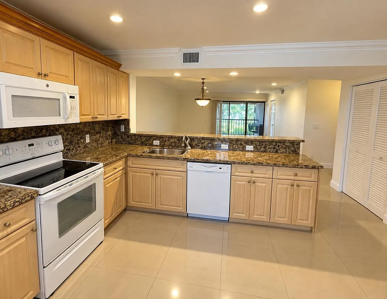 1 bed, 1.0 bath, 1100 sqft, $1,900 — Photo 1