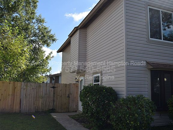 2nd image of 5953 Blackpoole Ln