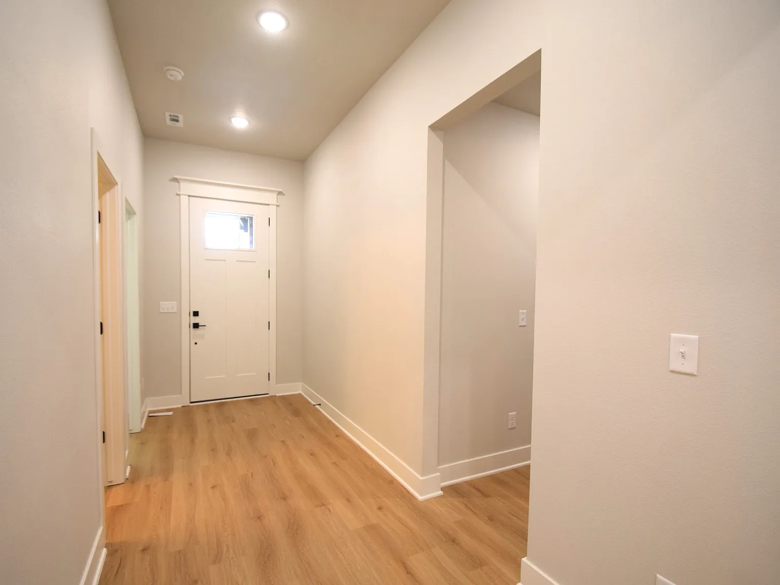 4 bed, 2183 sqft, $2,500 — Photo 2