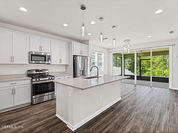 4th image of 82 WARDS RAVINE Way