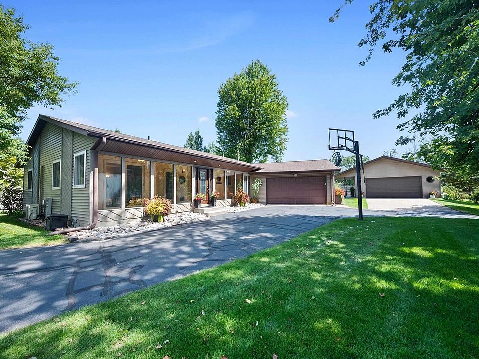 1st image of 2040 BIRCH DRIVE