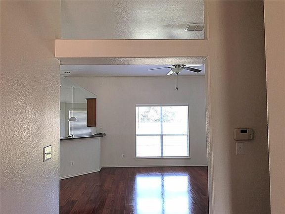 2nd image of 1117 Mockingbird Dr