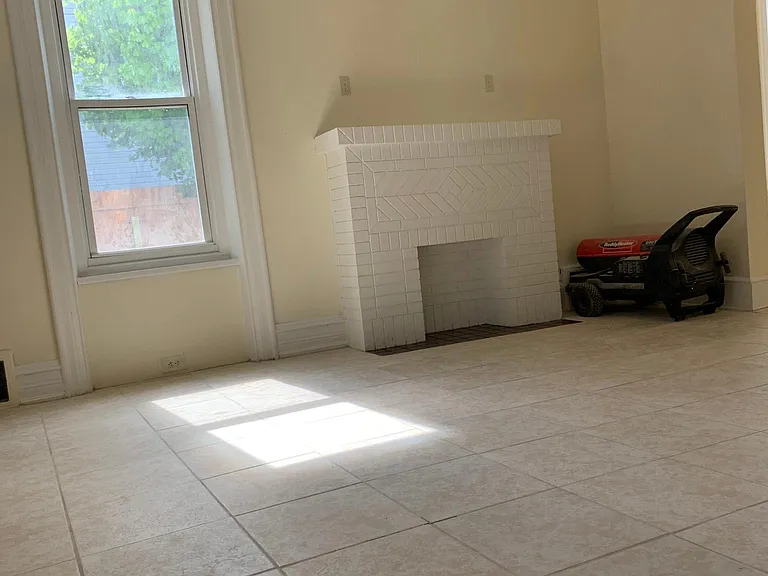 833 W Liberty St — Photo 6