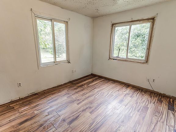 4th image of 8368 Vassar Rd