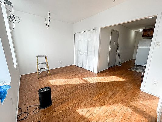 2nd image of 1621 Lexington Ave #2A