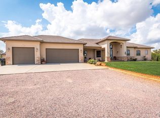 5592 Eagle Feather Ln, Pueblo, CO 81004