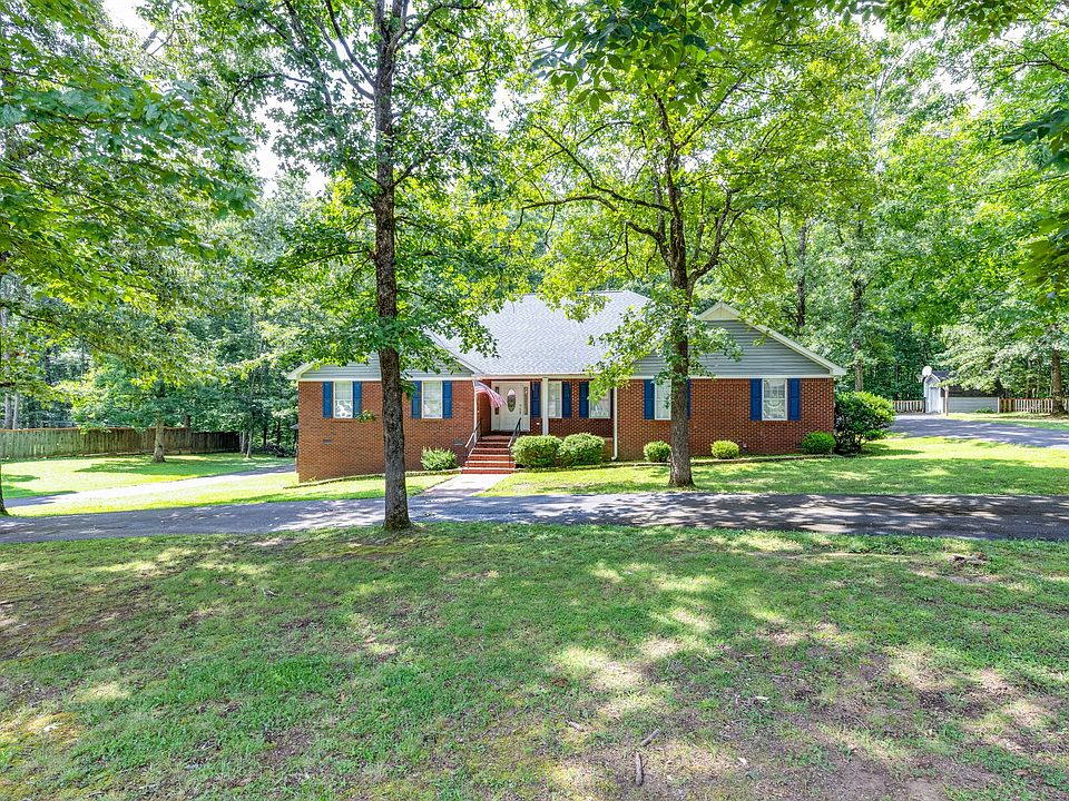 1st image of 106 Parkwood Ln