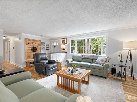 4th image of 3414 70th Avenue NW