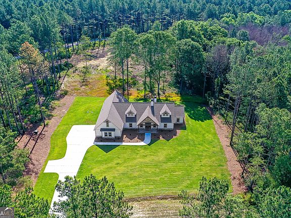 4th image of 153 Riversong Rd