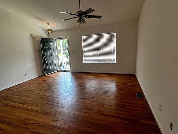 3rd image of 4016 Bart St