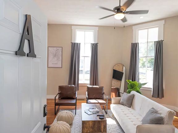 2nd image of 1300 18th St