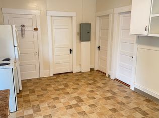 5 Acme St APT 2, Windsor, VT 05089