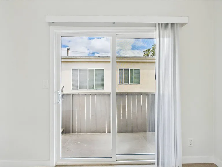 4912 Muir Ave Coastal Living near Beach — Photo 13