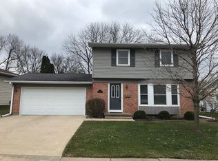 3125 Skyline Dr, Clinton, IA