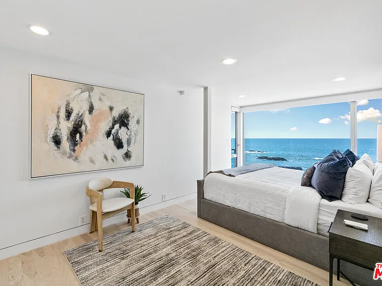 24928 Malibu Rd — Photo 21