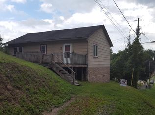 106 Pine St, Ansted, WV 25812