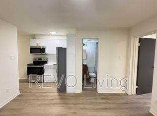 60 Triller Ave #6, Toronto, ON M6R 2H8