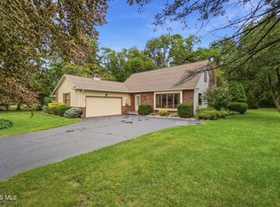 354 Colony Rd, Rossford, OH 43460