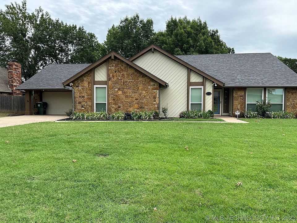 1st image of 212 Kingsbury Dr