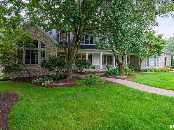 4530 Valley Brook Dr, Bettendorf, IA 52722