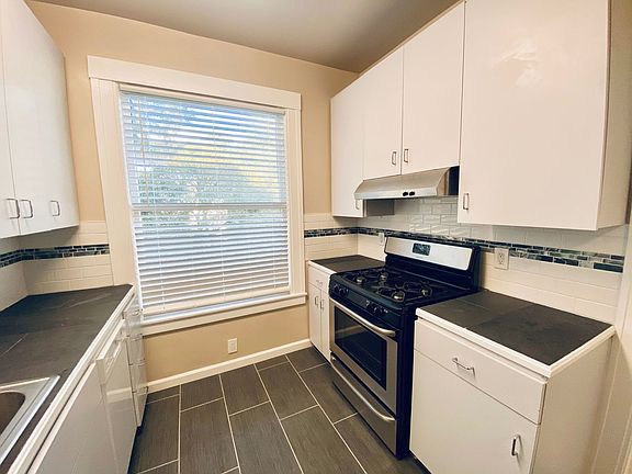 5th image of 3425 Telegraph Ave APT 4
