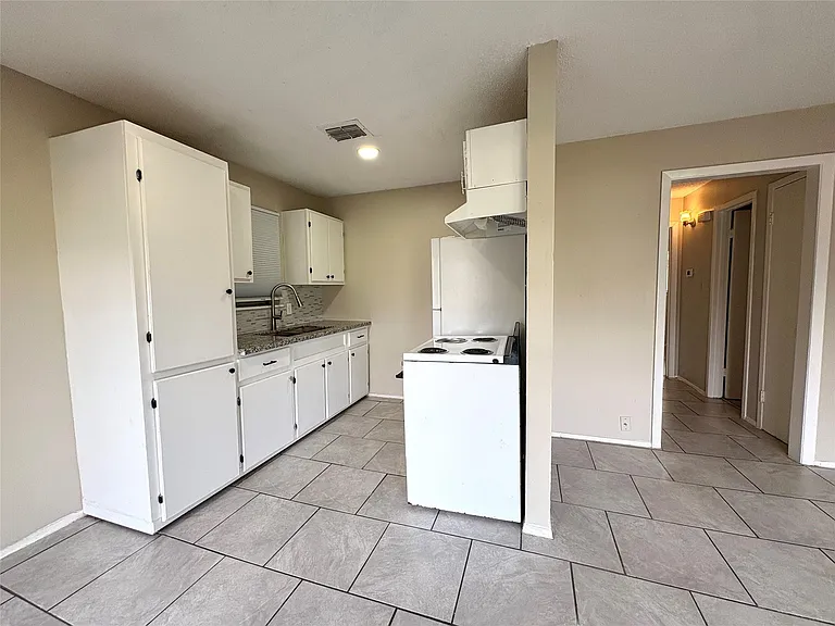3021 Sycamore Ave #8 — Photo 8