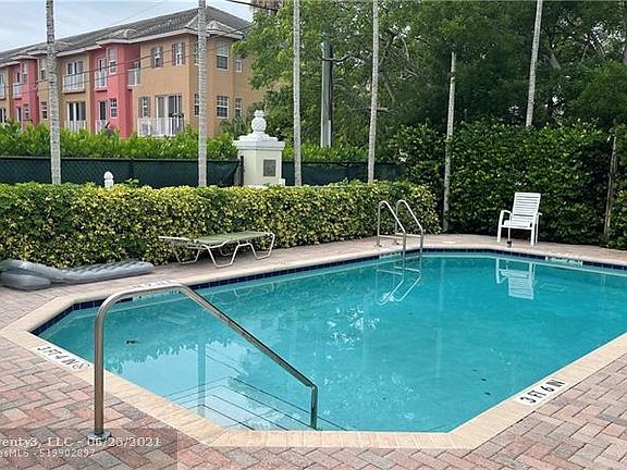 4th image of 2660 NE 8th Ave APT 321