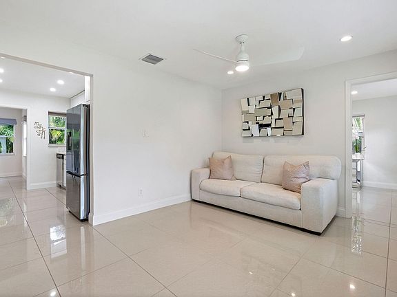 4th image of 125 NW 23rd Street