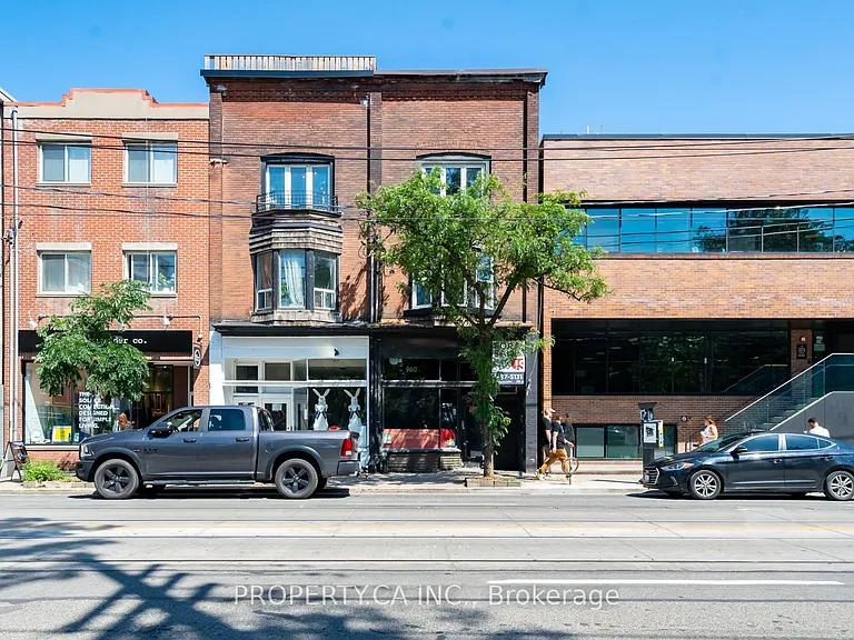 960 Queen St W #3 — Photo 2